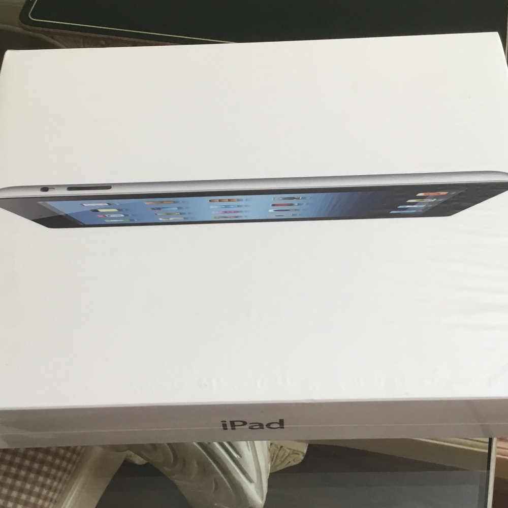 Apple iPad White with Silver Edge Tablet